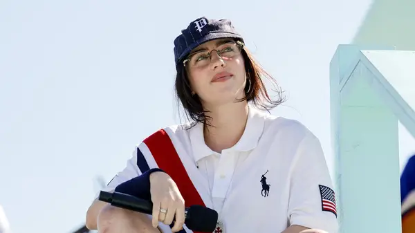 Billie Eilish는 그 어느 때보 다 행복한 후에도 헐렁한 옷을 입는 진짜 이유