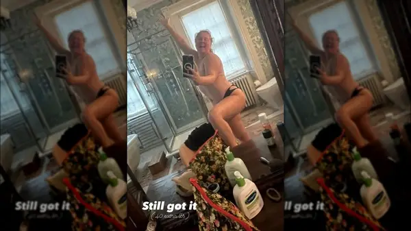 Amy Schumer posing