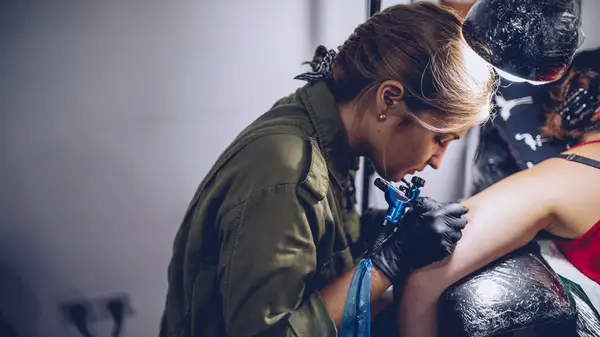 45 tatoveringer, der ærer en mistet elsket og hjælper med at starte helingsprocessen