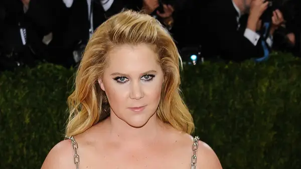 Amy Schumer Manus x Machina Fashion Metropolitan Museum of Art