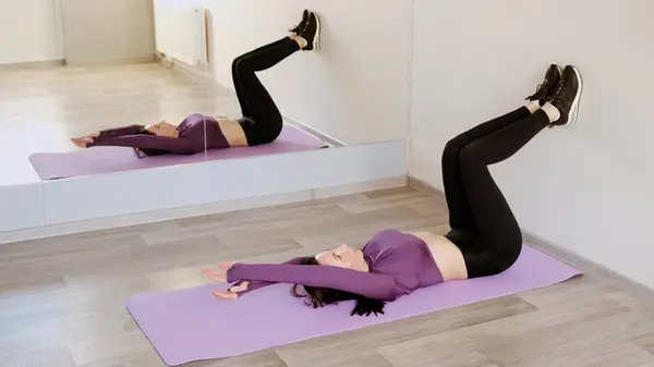 Váš průvodce po Wall Pilates pro efektivní domácí cvičení