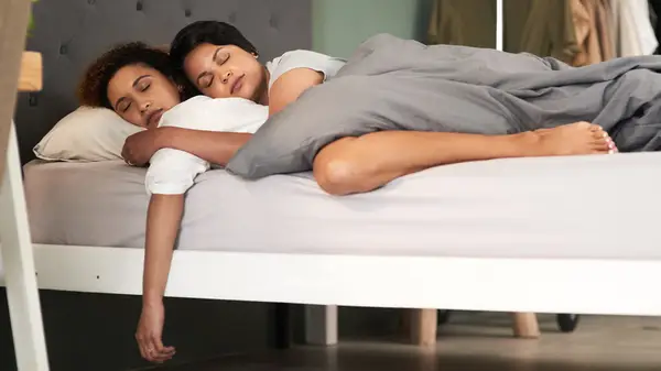 Il metodo del sonno scandinavo potrebbe risolvere i tuoi problemi