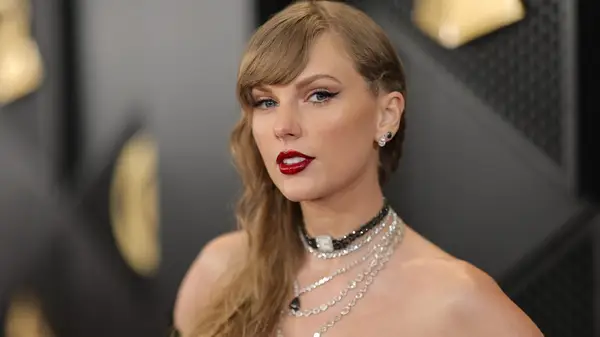 La aguda defensa de Taylor Swift de Lady Gaga en medio de los rumores del embarazo hace que todos digan lo mismo