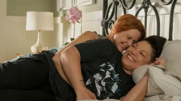 הרגע החזית המלא של סינתיה ניקסון, ובדיוק ככה ... הוא סטיגמות מרסקות