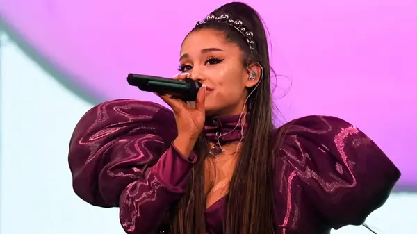 Ariana Grande singing