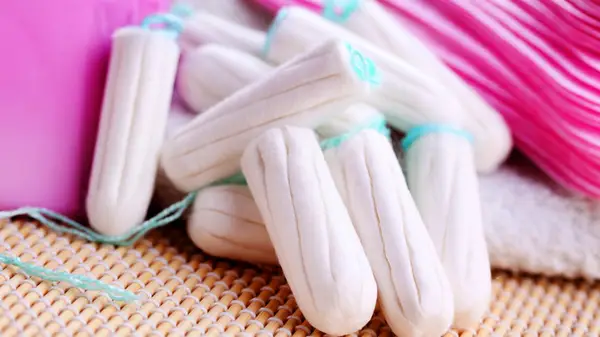 L'étude trouve de l'arsenic et de la tête dans les tampons - à quel point devriez-vous être nerveux?