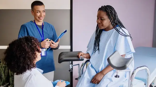 Sinais de que você pode ter um cisto ovariano (muito comum) - e para onde ir a partir daí